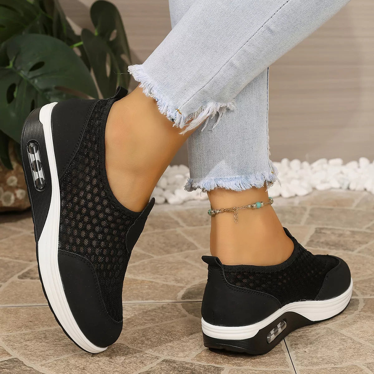 Round Toe Mesh Sneakers - Lilixa.store