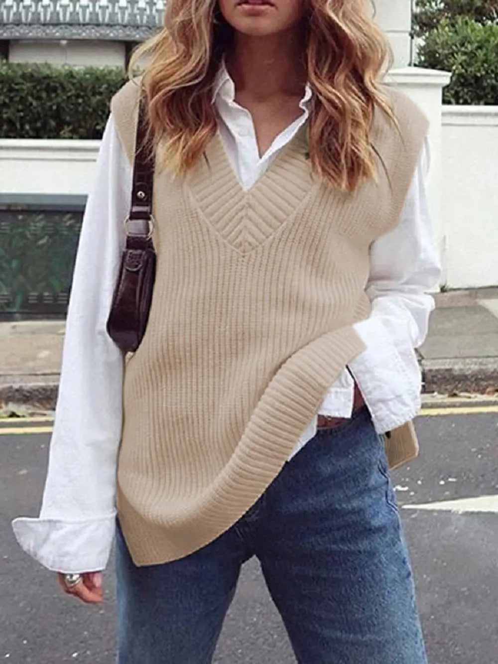 Ribbed V-Neck Sleeveless Sweater Vest in Cream