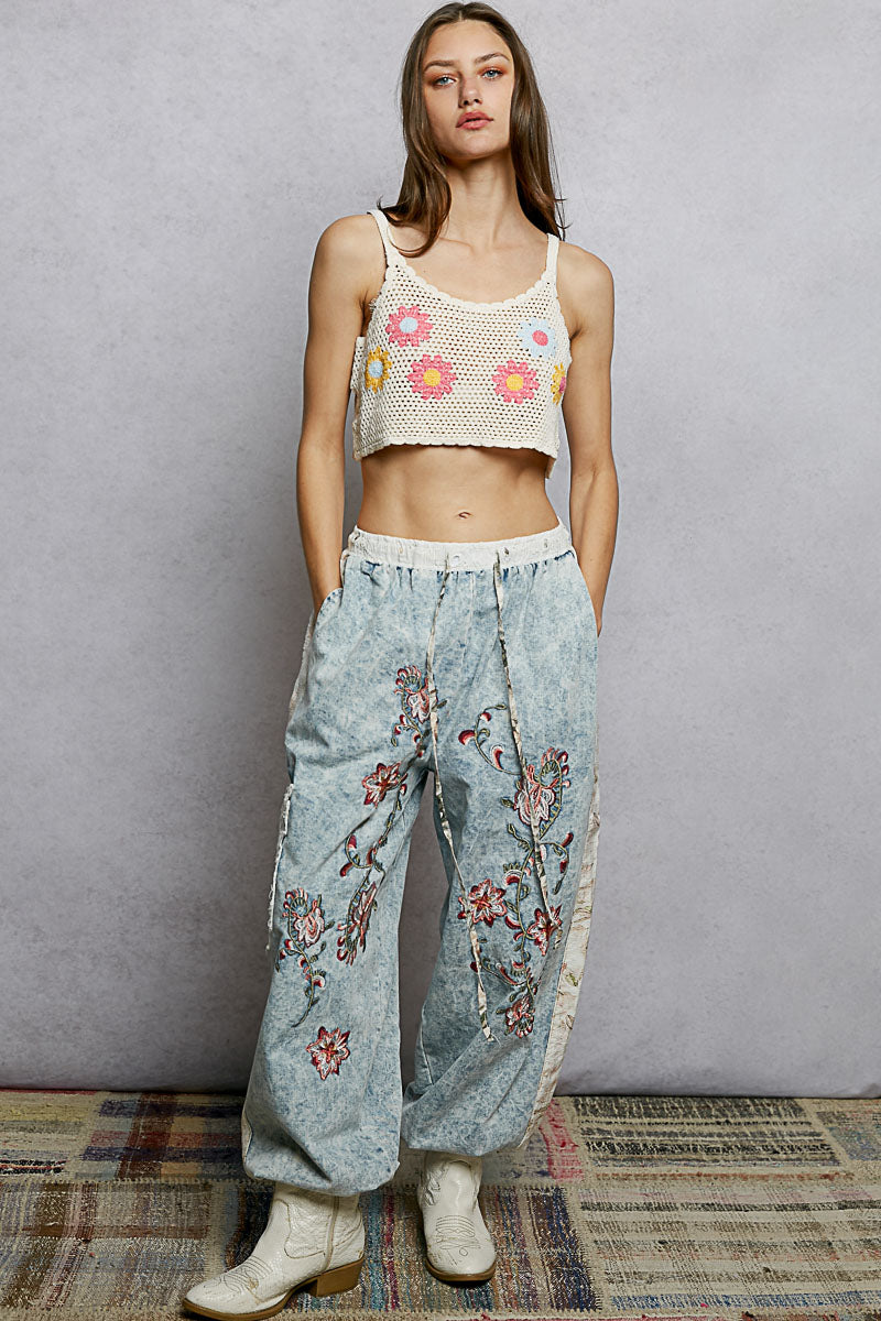 POL U-Neck Cropped Crochet Cami with Floral Embroidery Detail - Lilixa.store