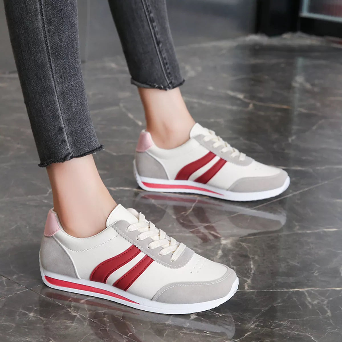 Round Toe Lace Up Sneakers - Lilixa.store