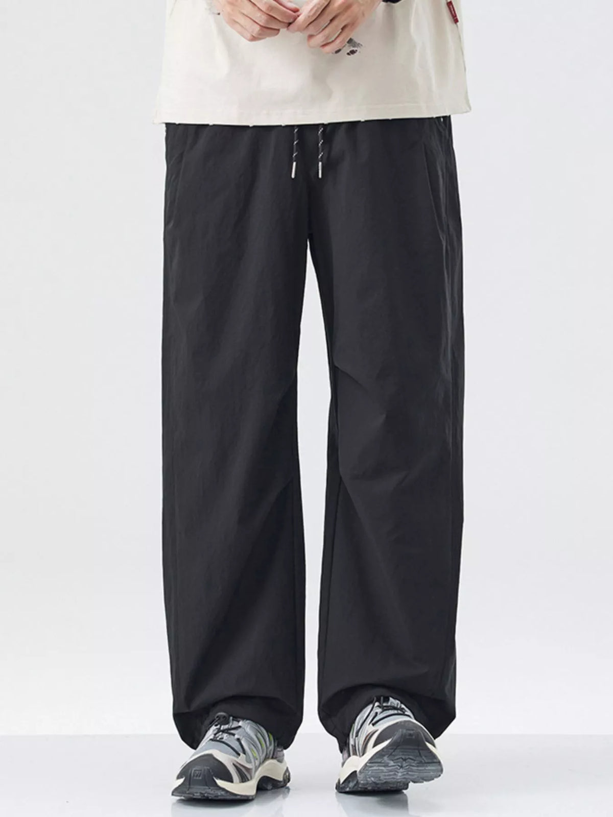 Men's Loose Fit Drawstring Cargo Pants in Black