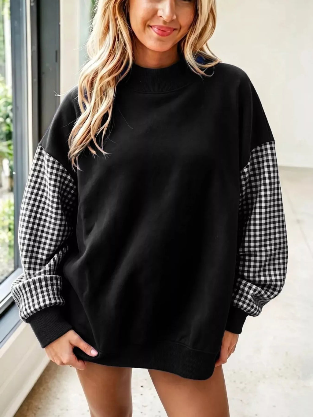 Gingham Sleeves Round Neck Sweatshirt - Lilixa.store