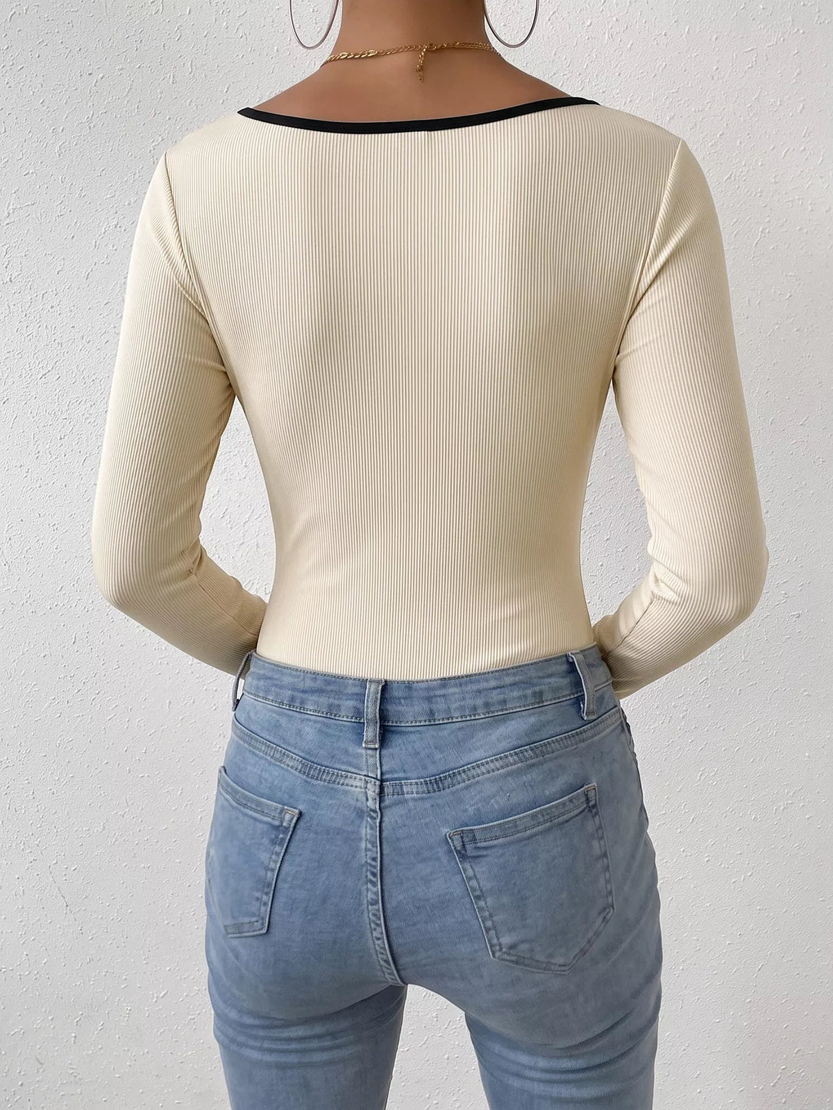 Ribbed Sweetheart Neckline Contrast Trim Long Sleeve Bodysuit - Lilixa.store