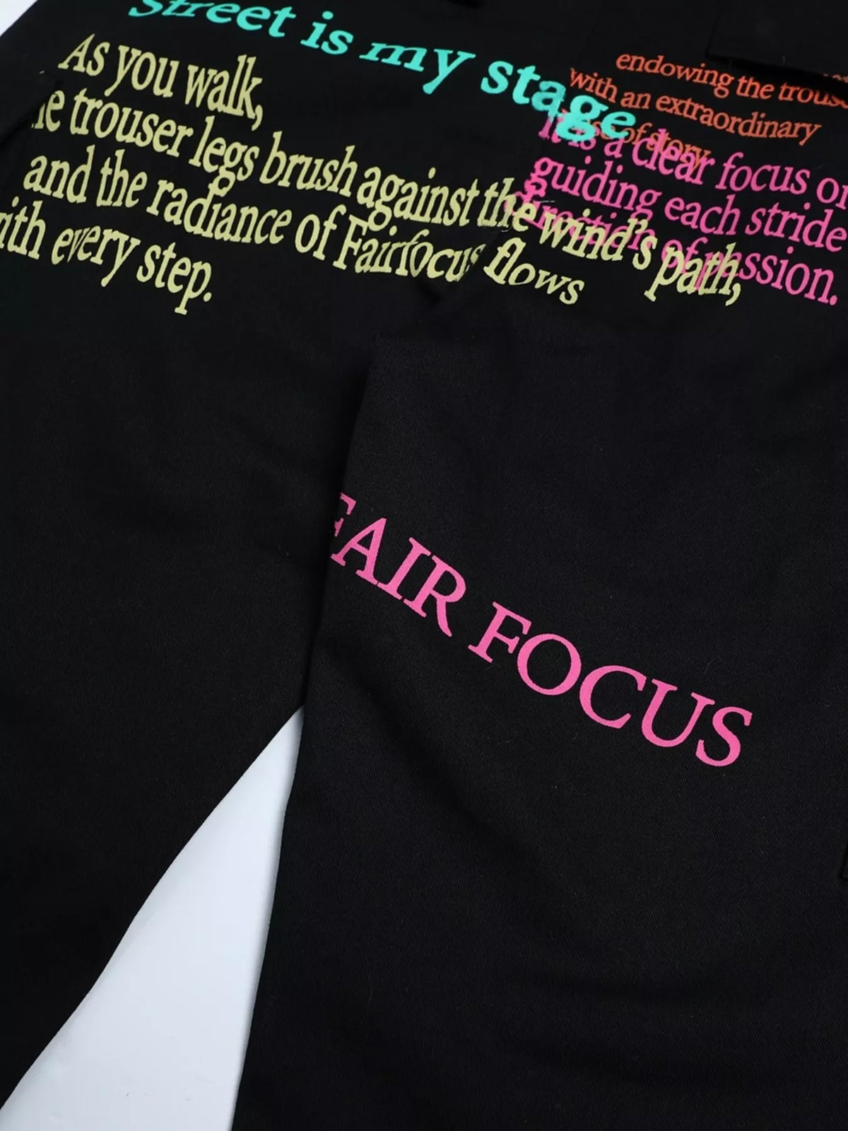 Men's Printed Cargo Pants in Black, view 4