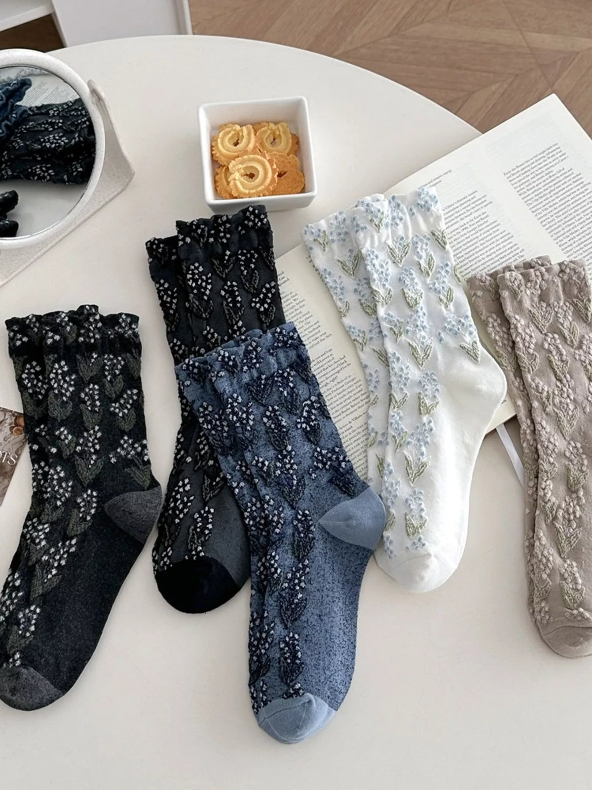 Vintage Textured Crew Socks - Lilixa.store