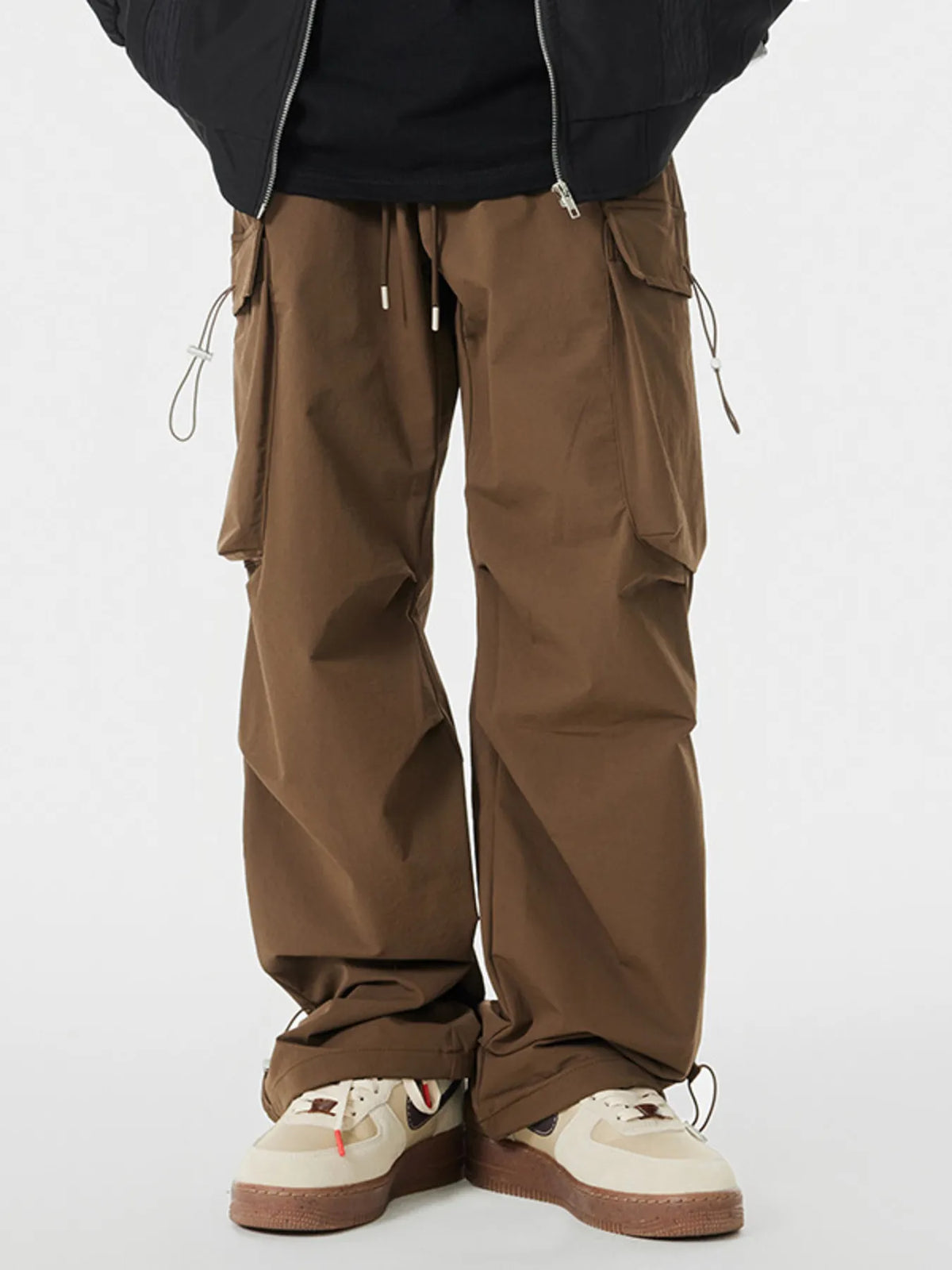 Men's Loose Fit Cargo Pants in Khaki