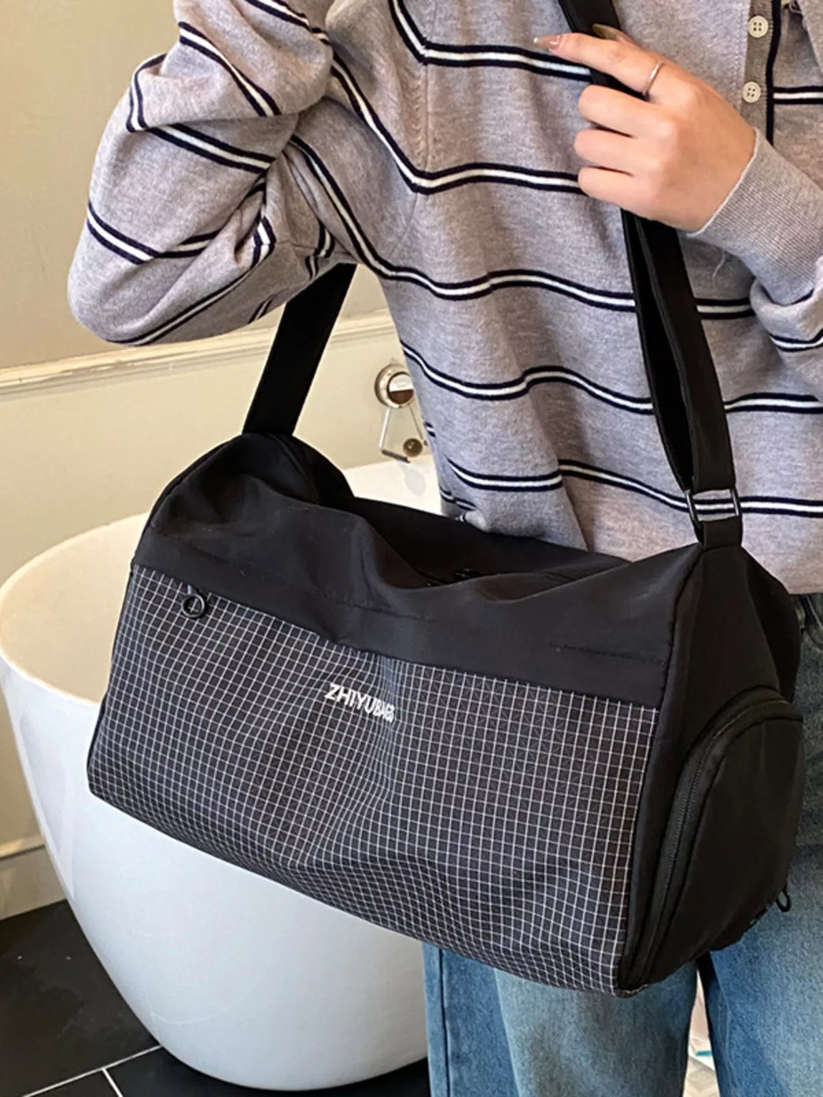 Plaid Oxford Cloth Travel Bag in Black