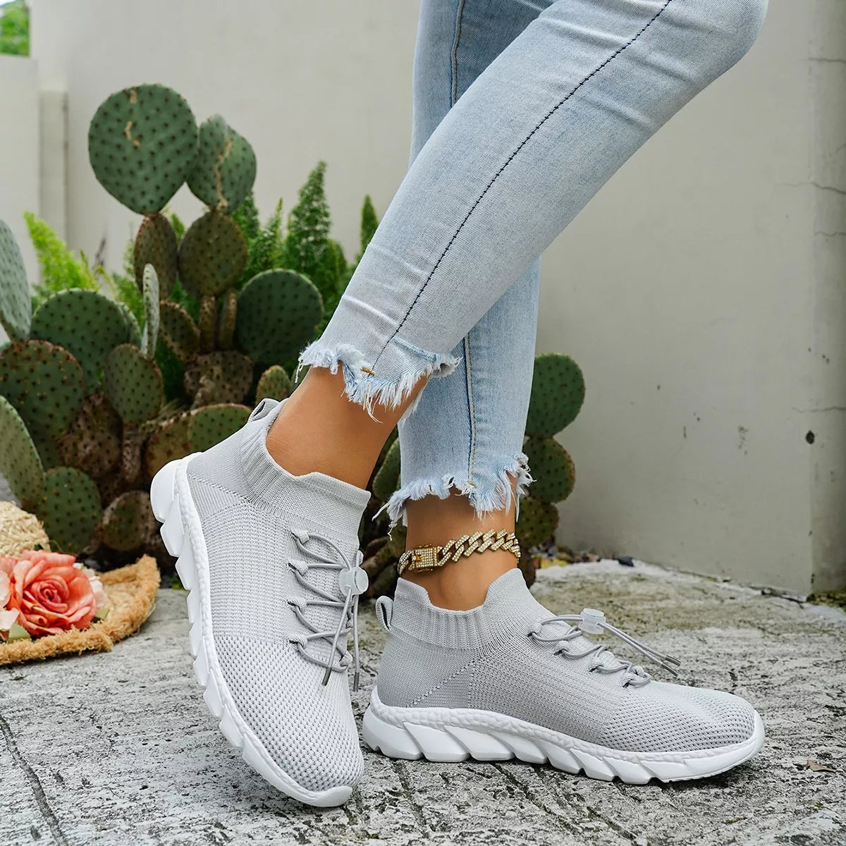 Round Toe Lace Up Sneakers