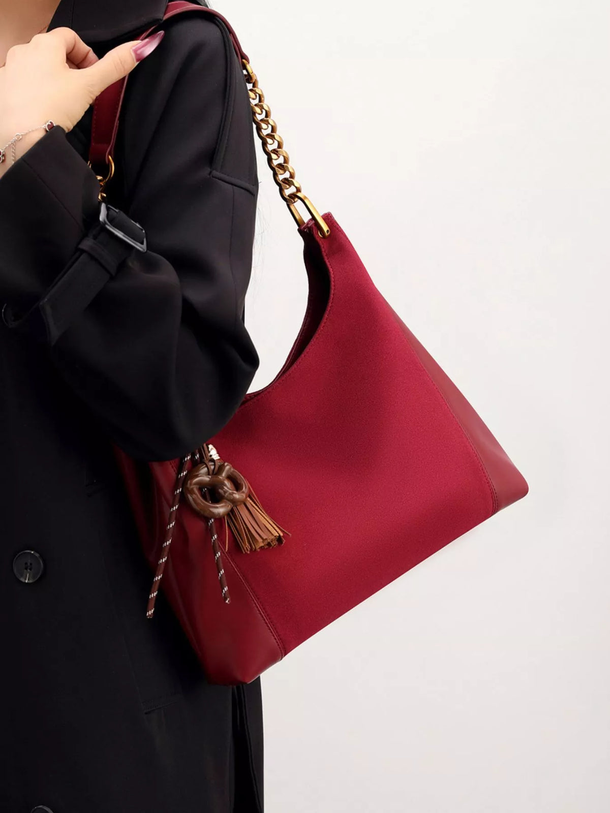 Chain Strap Tassel Charm Shoulder Bag in Wine Red, view 3