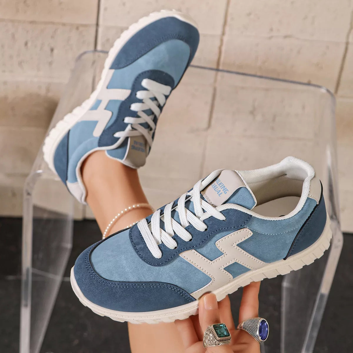 Round Toe Lace Up Sneakers - Lilixa.store