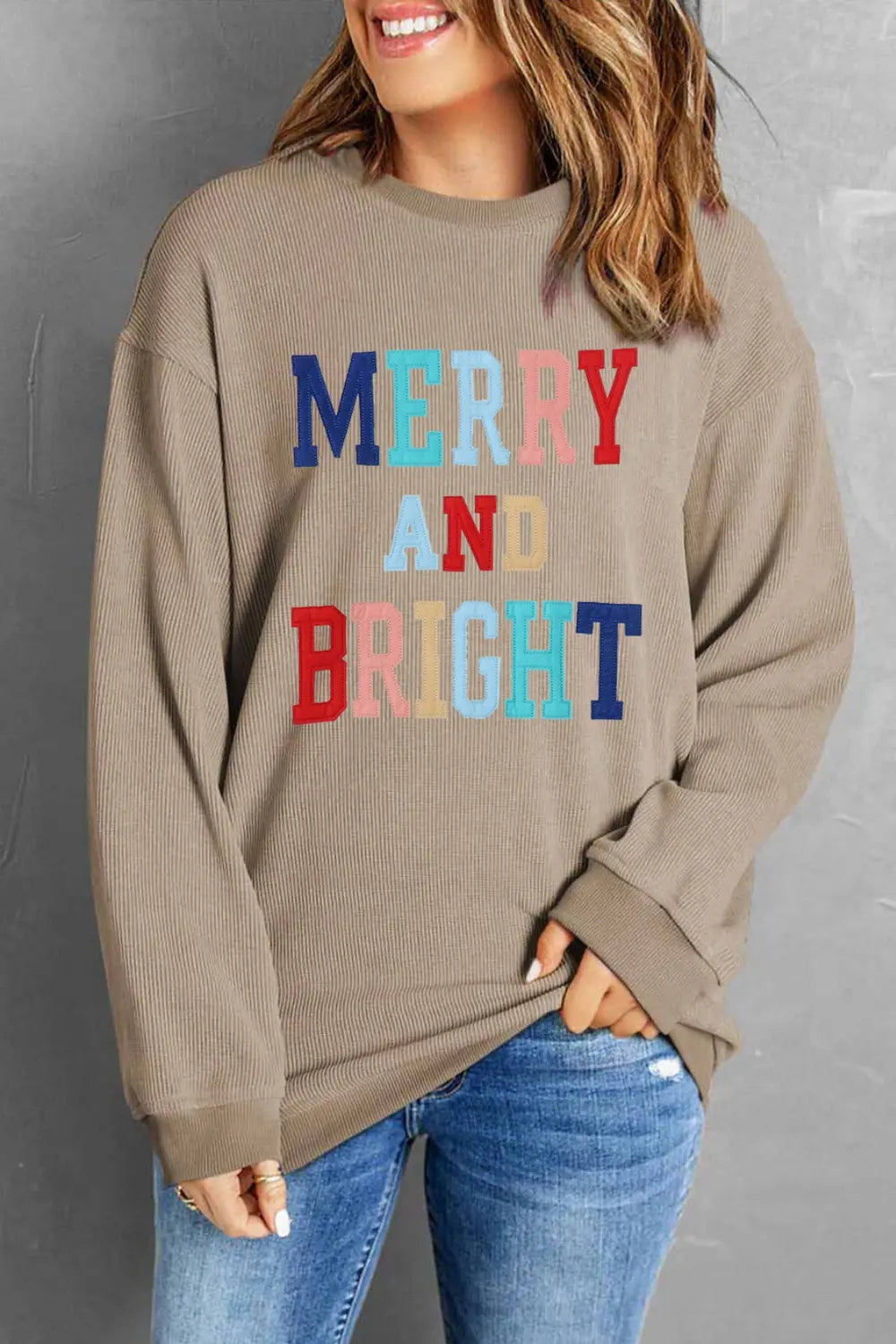 MERRY AND BRIGHT Graphic Sweatshirt - Lilixa.store
