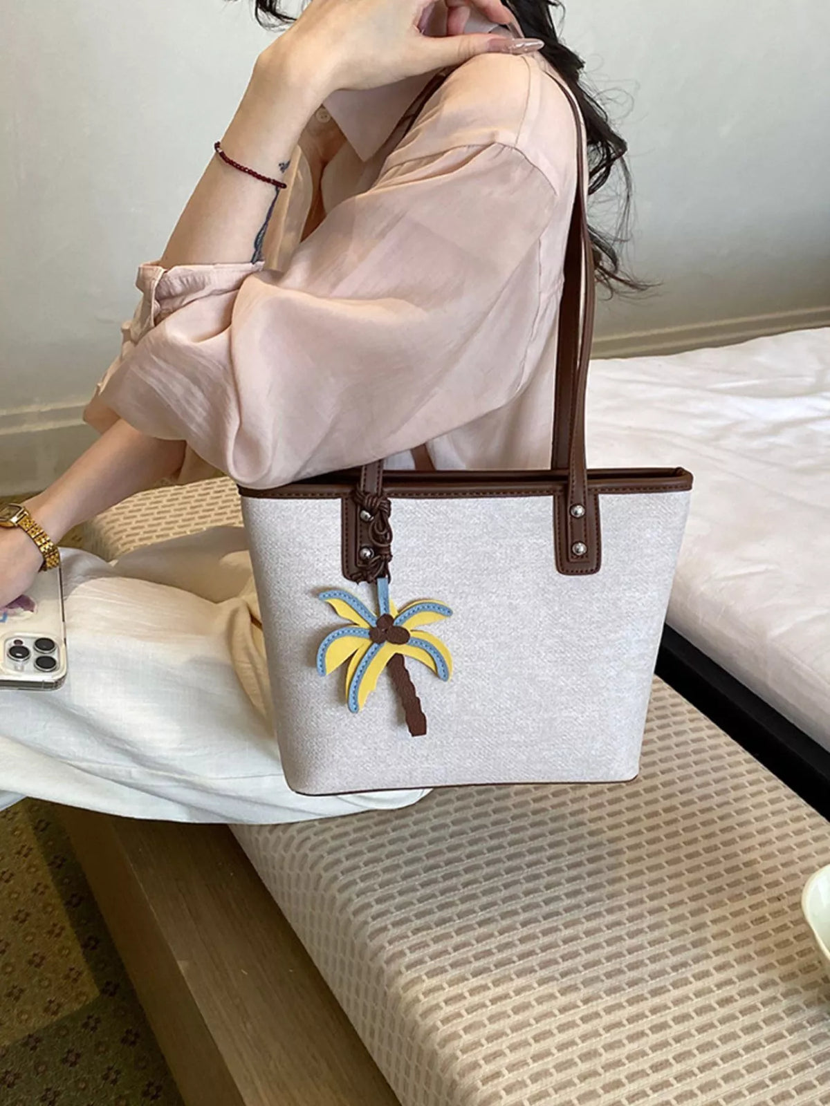 Contrast Trim Shoulder Bag with Tropical Palm Tree Charm