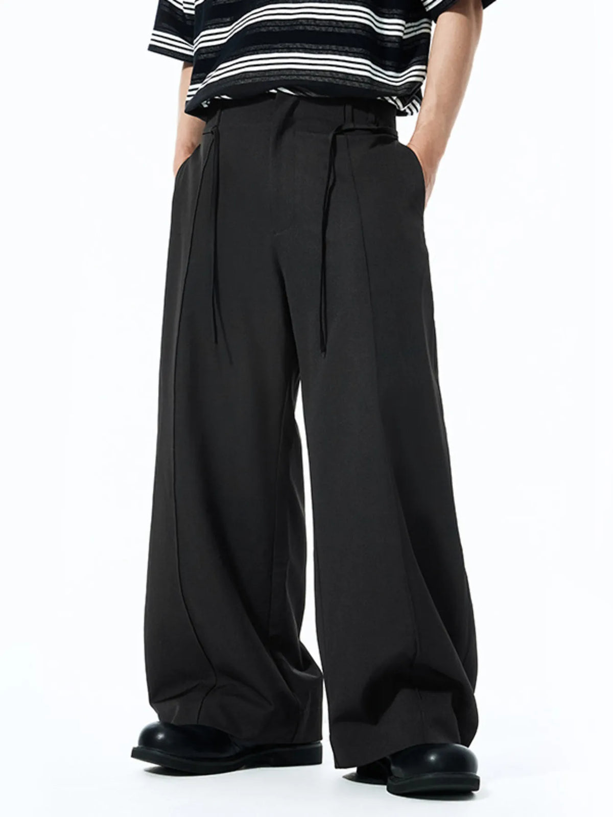 Men's High-Waist Wide-Leg Pants in Black