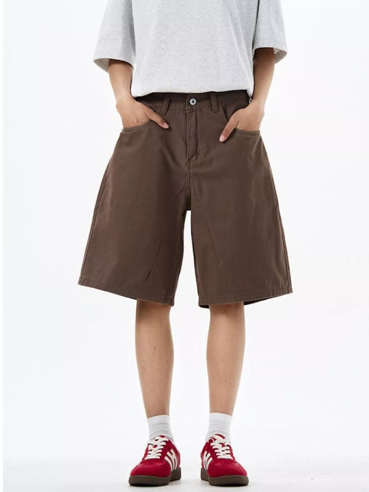 Men's Loose Fit Shorts in Brown