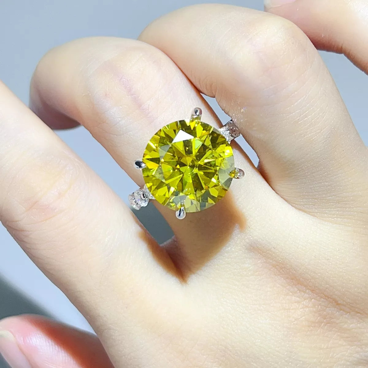 10 Carat 925 Sterling Silver Moissanite Ring