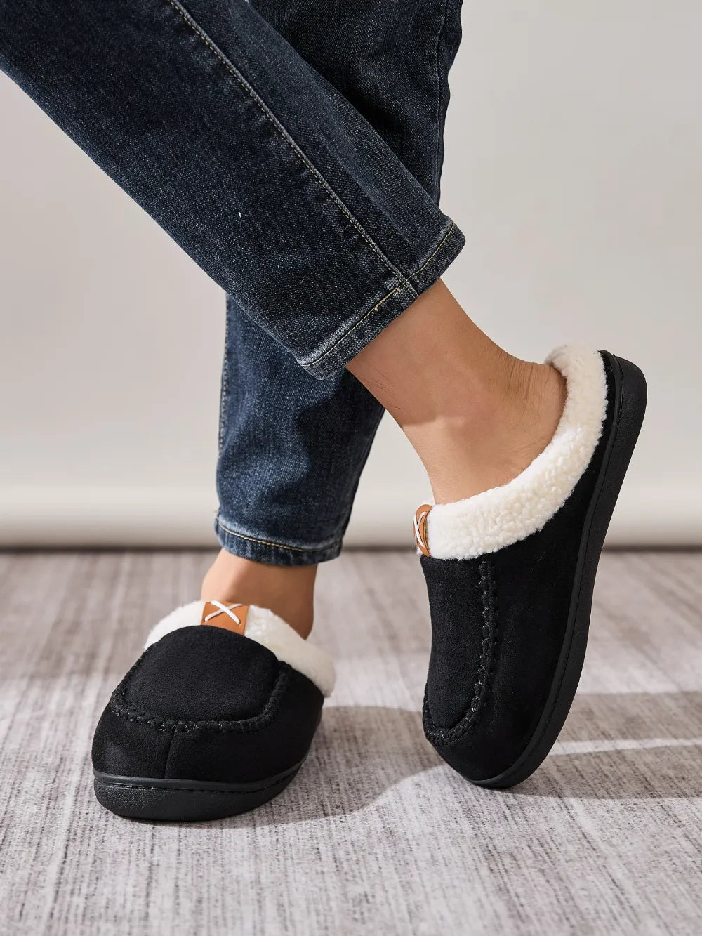 Contrast Round Toe Flat Slippers - Lilixa.store