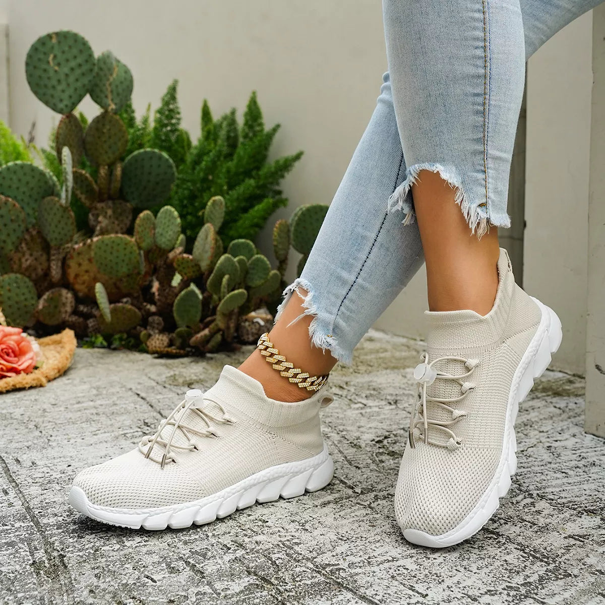 Round Toe Lace Up Sneakers