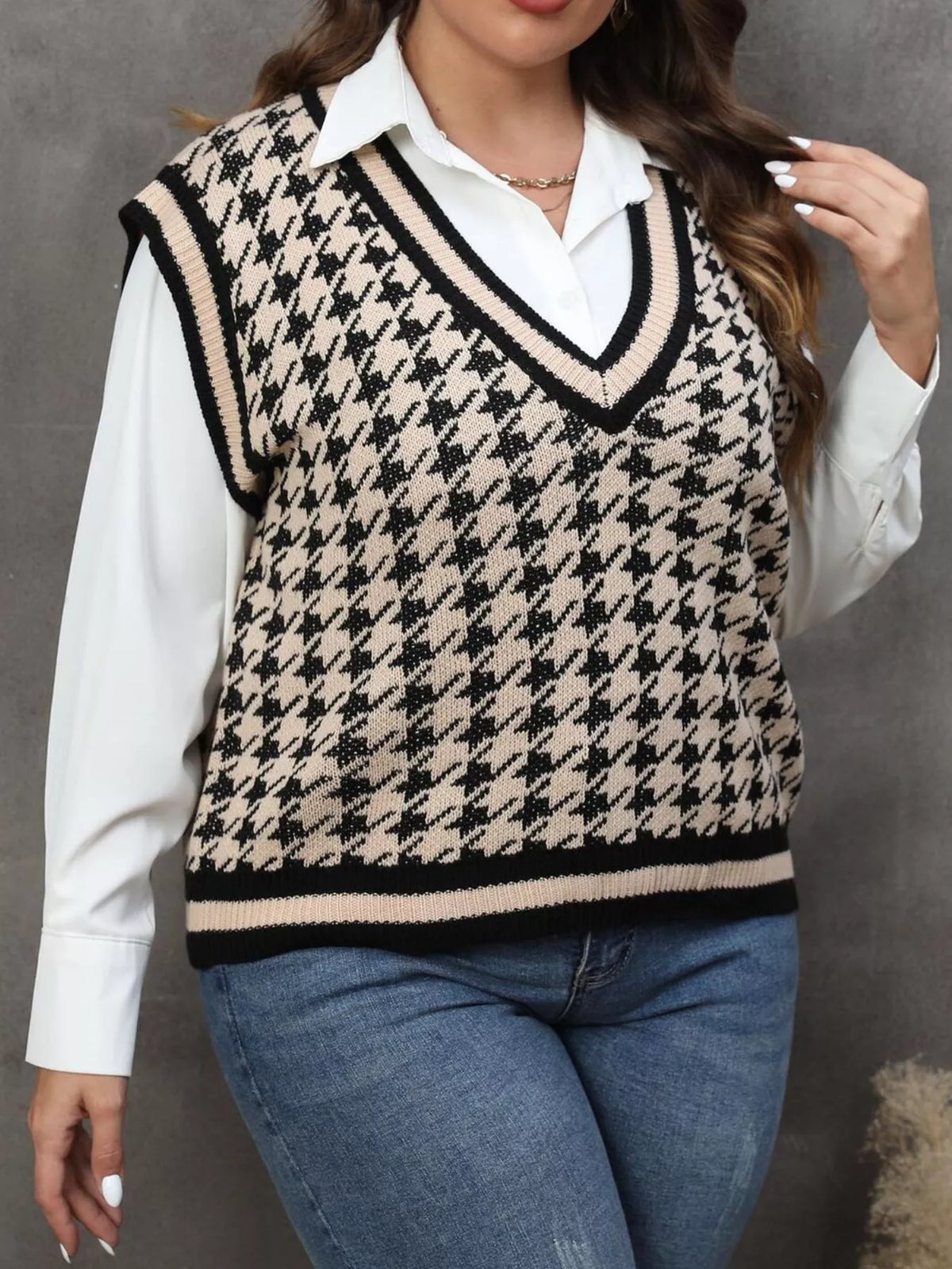 Plus Size Houndstooth V-Neck Knit Sweater Vest - Lilixa.store