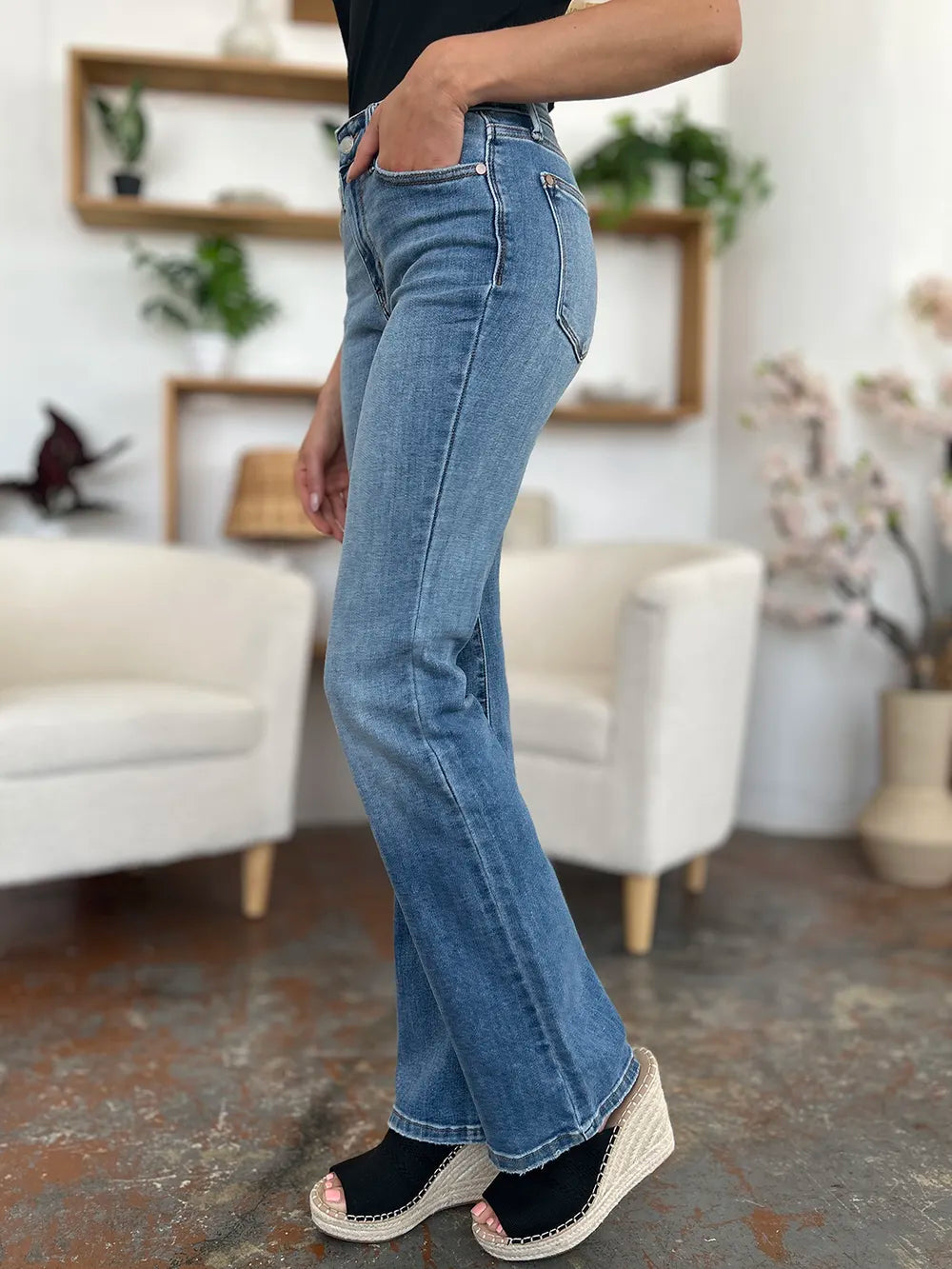 Judy Blue Full Size Mid-Rise Waist Straight Jeans Plus Size - Lilixa.store