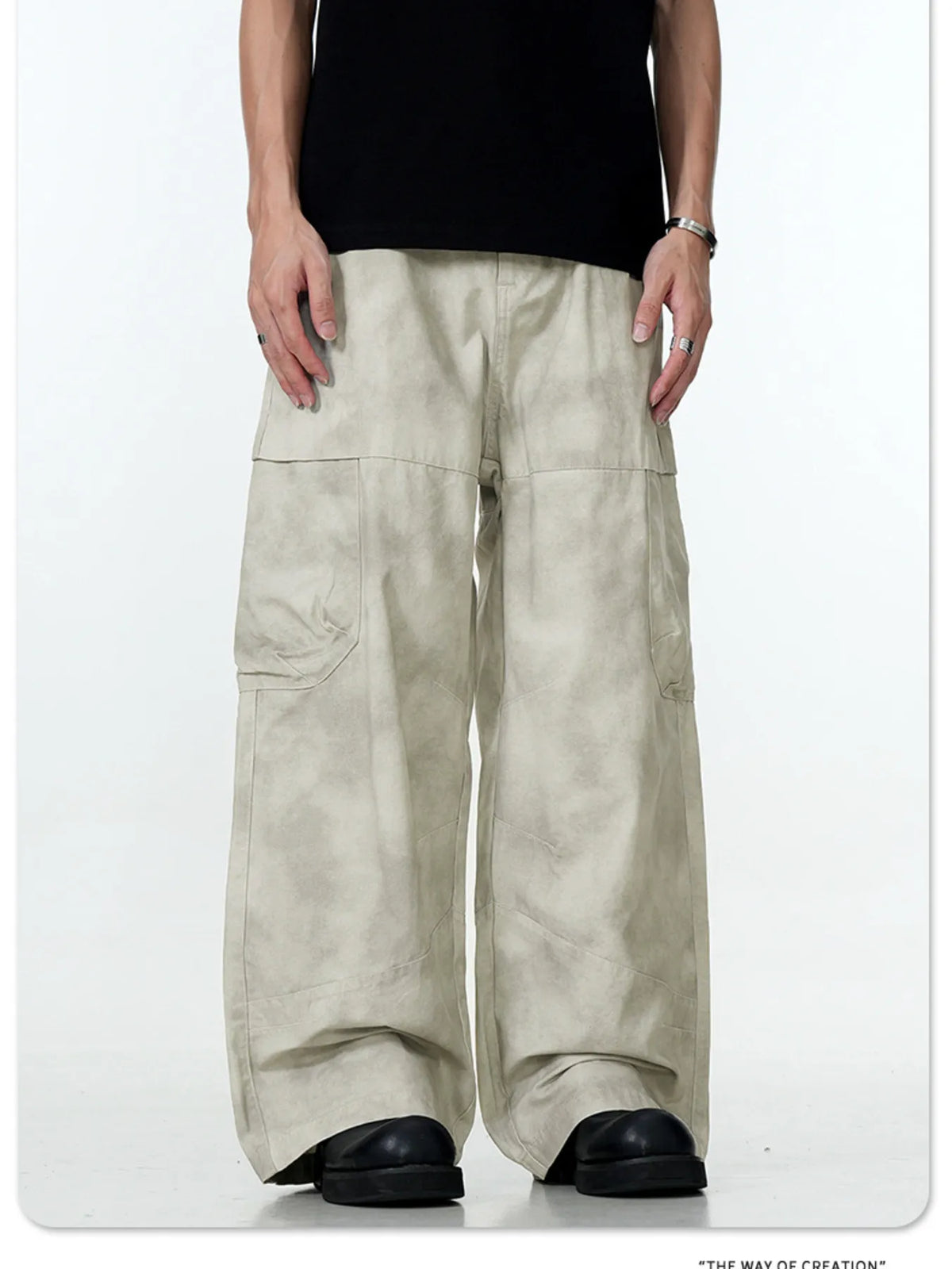 Men's Loose Fit Cargo Pants in Beige
