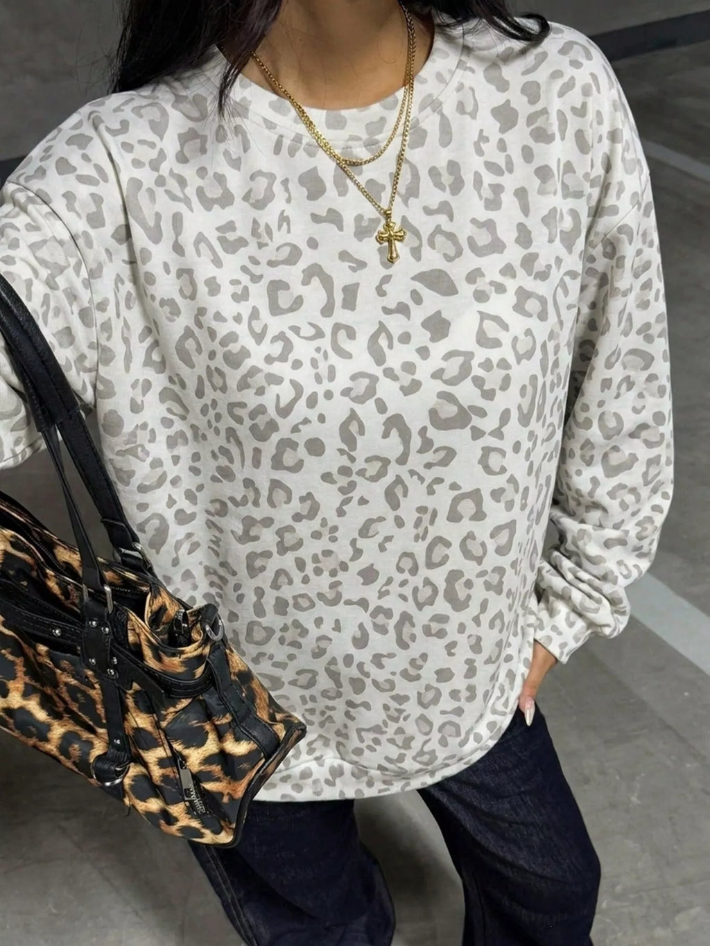 Leopard Print Crew Neck Sweatshirt - Lilixa.store