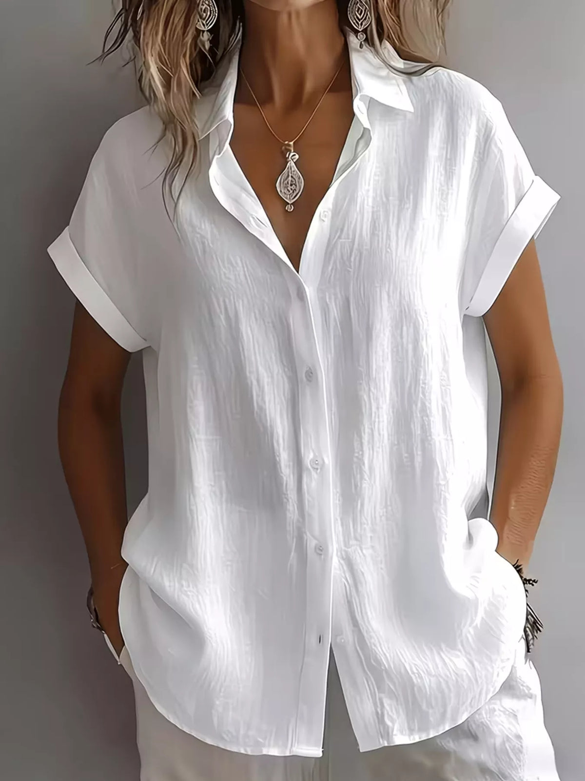 Button-Down Short Sleeve Shirt in White