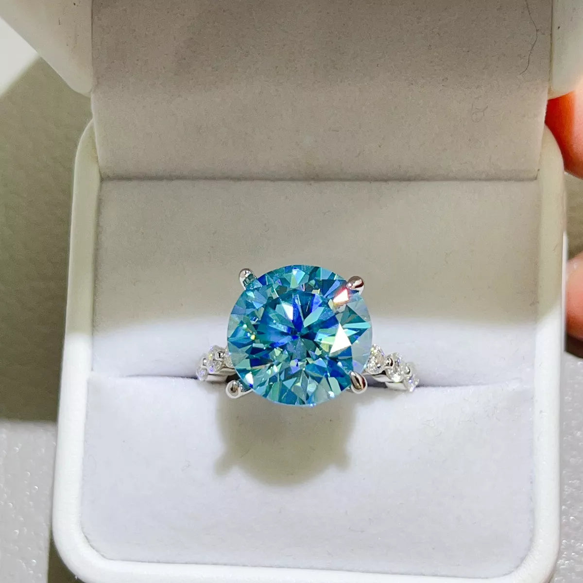 10 Carat 925 Sterling Silver Moissanite Ring - Lilixa.store