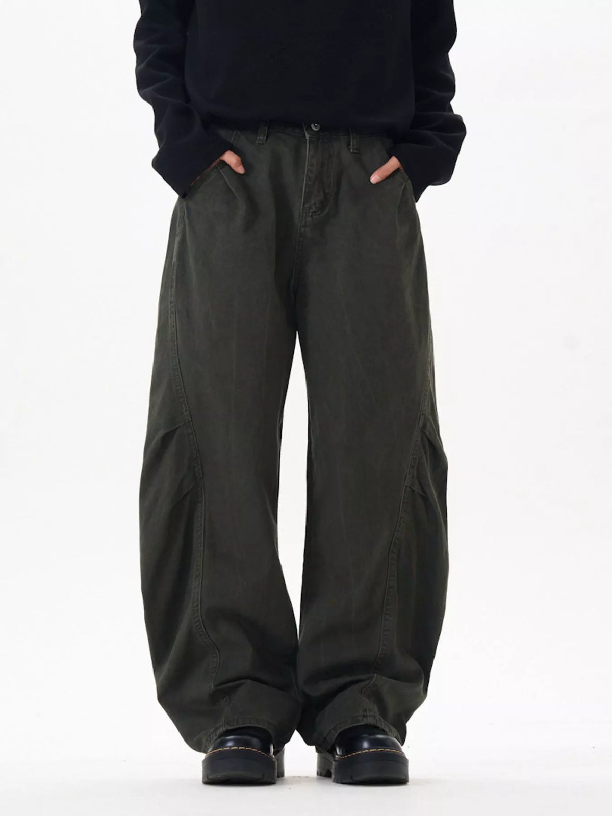 Men's Loose Fit Cargo Pants in Army Green