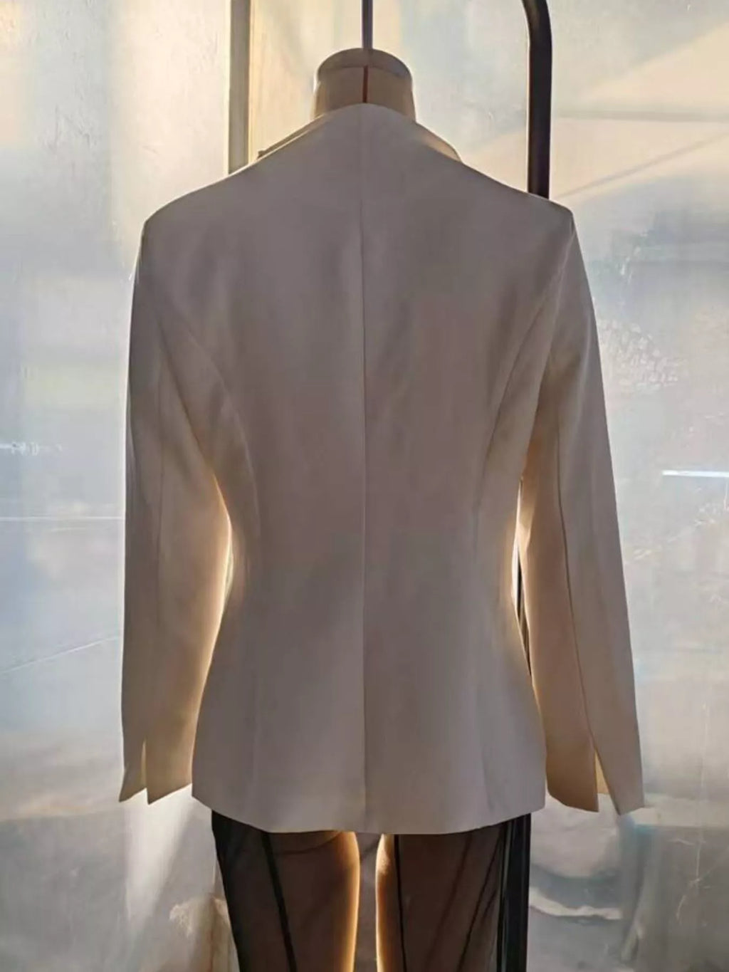 Slim-Fit Structured Waist Blazer - Lilixa.store