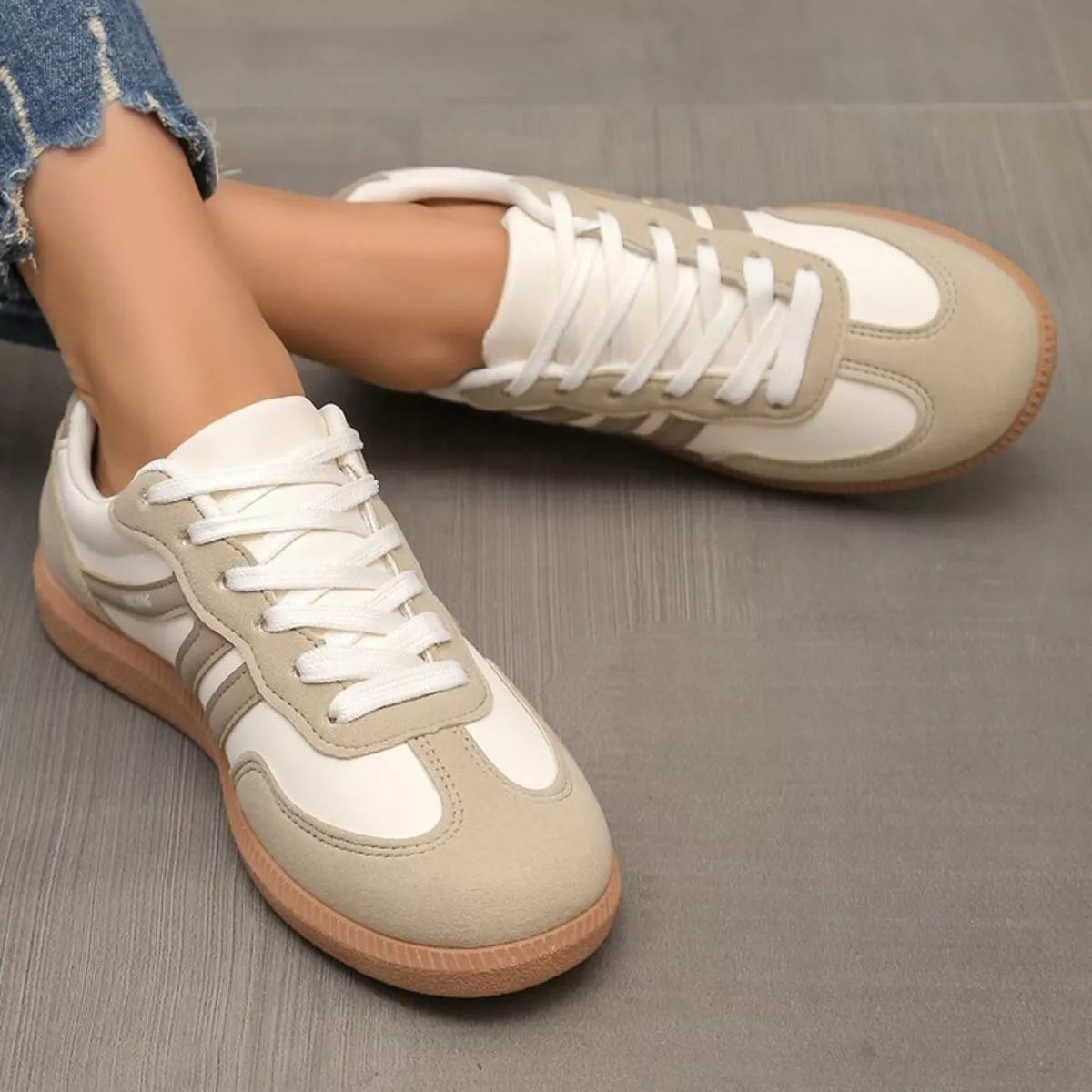 Round Toe Lace Up Sneakers - Lilixa.store