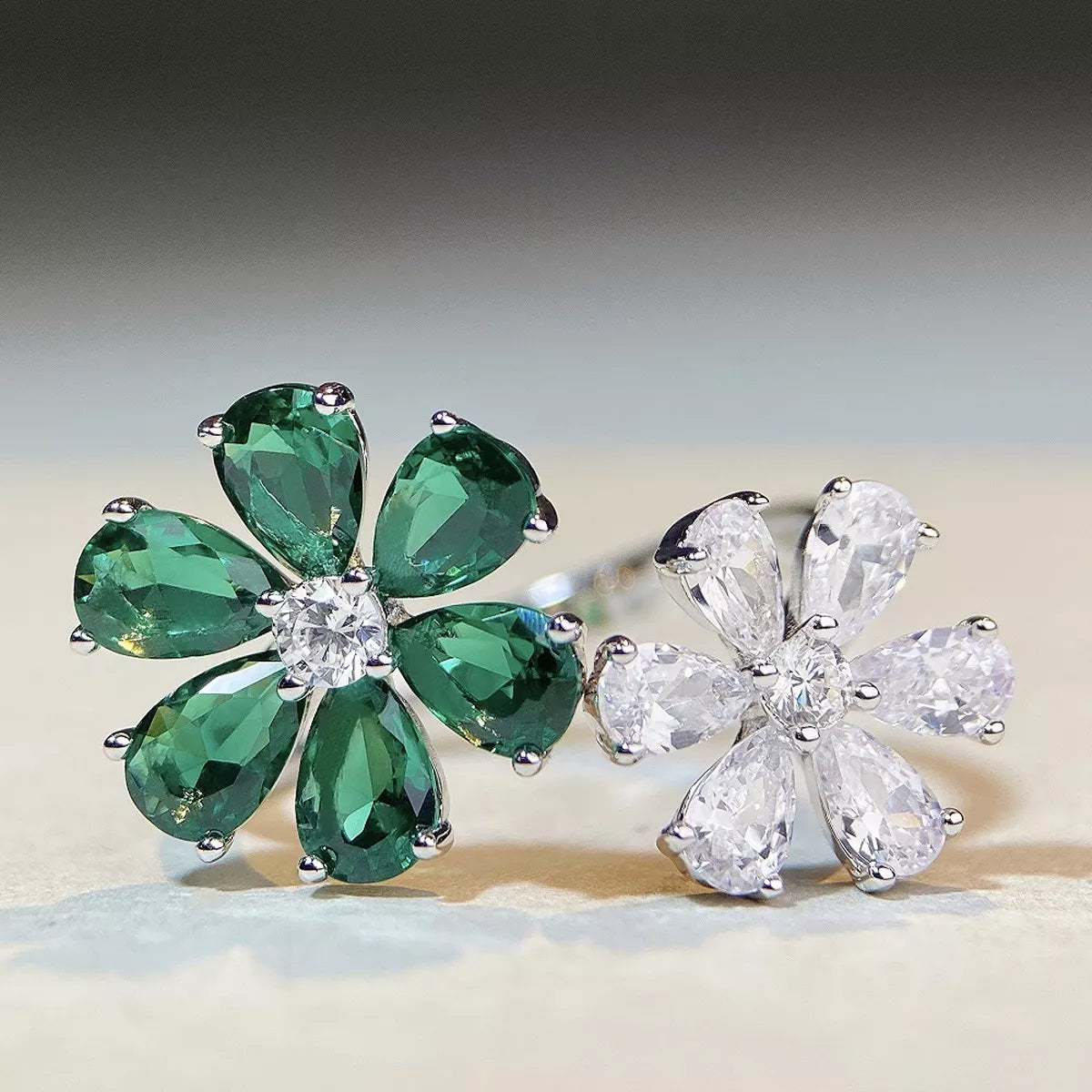 925 Sterling Silver Zircon Flower Ring