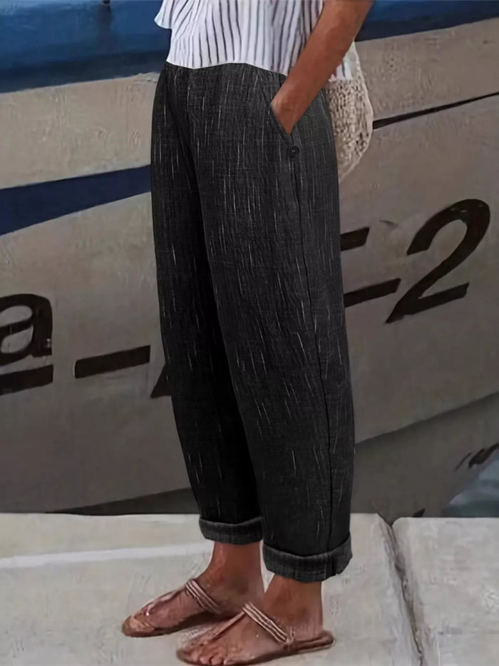 Loose Fit Cropped Pants in Black