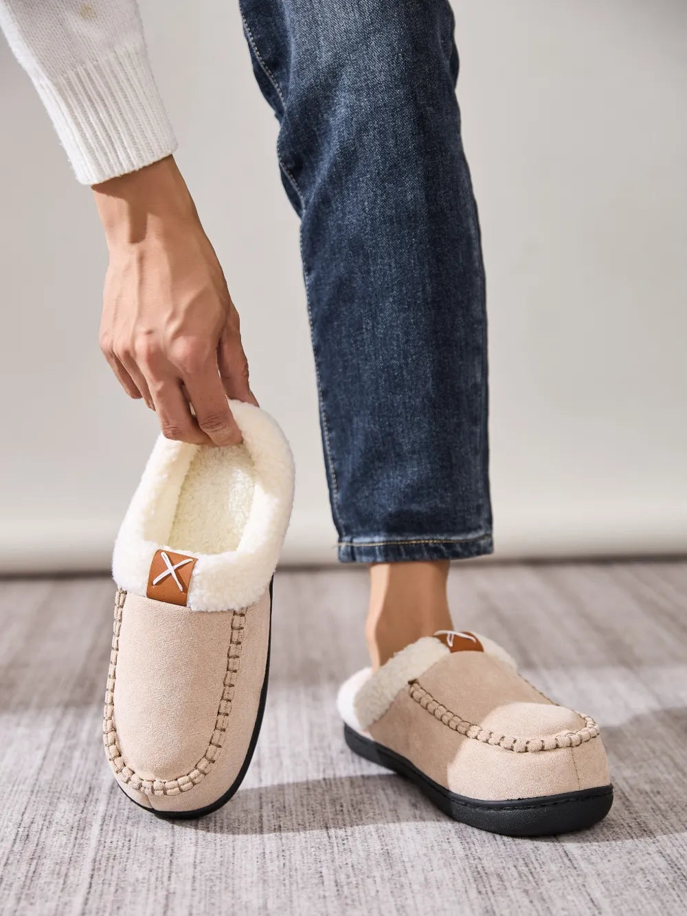 Contrast Round Toe Flat Slippers - Lilixa.store