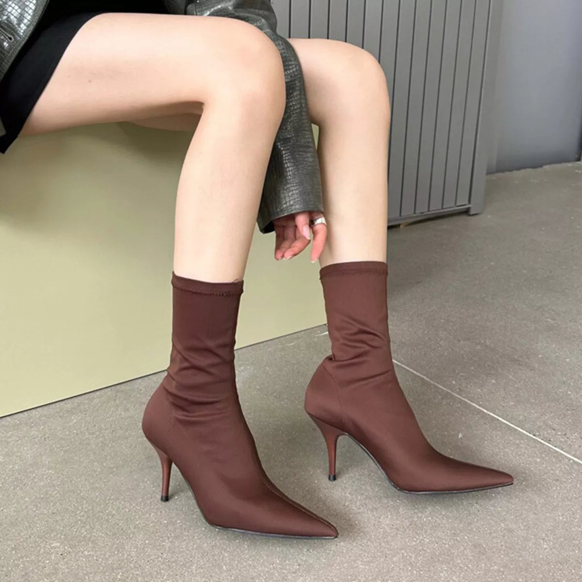 Point Toe Mid Heel Boots - Lilixa.store