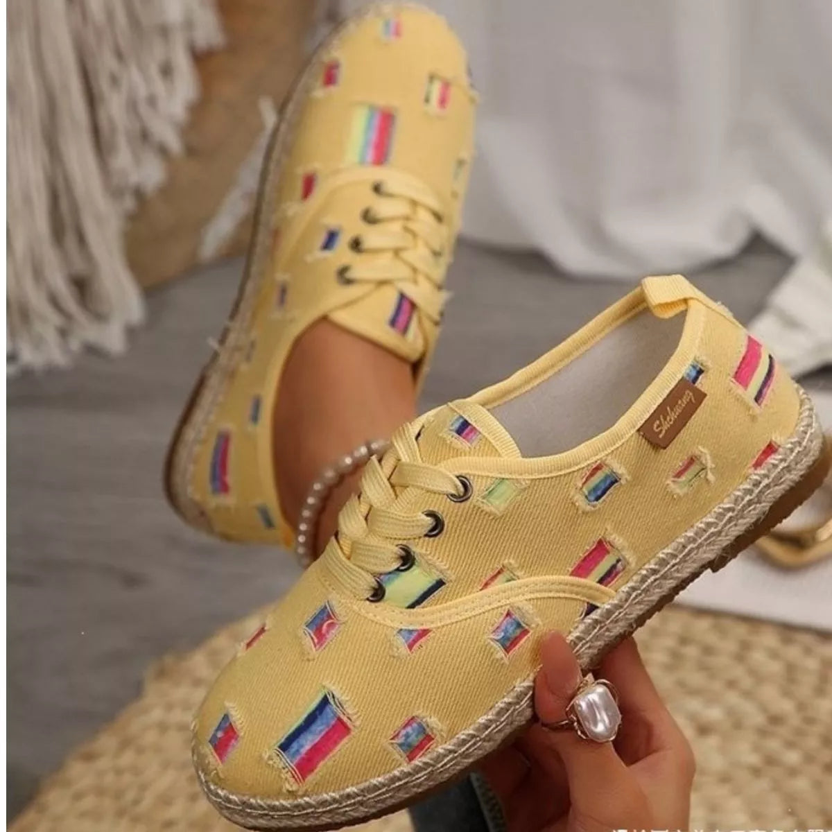 Round Toe Lace Up Sneakers - Lilixa.store