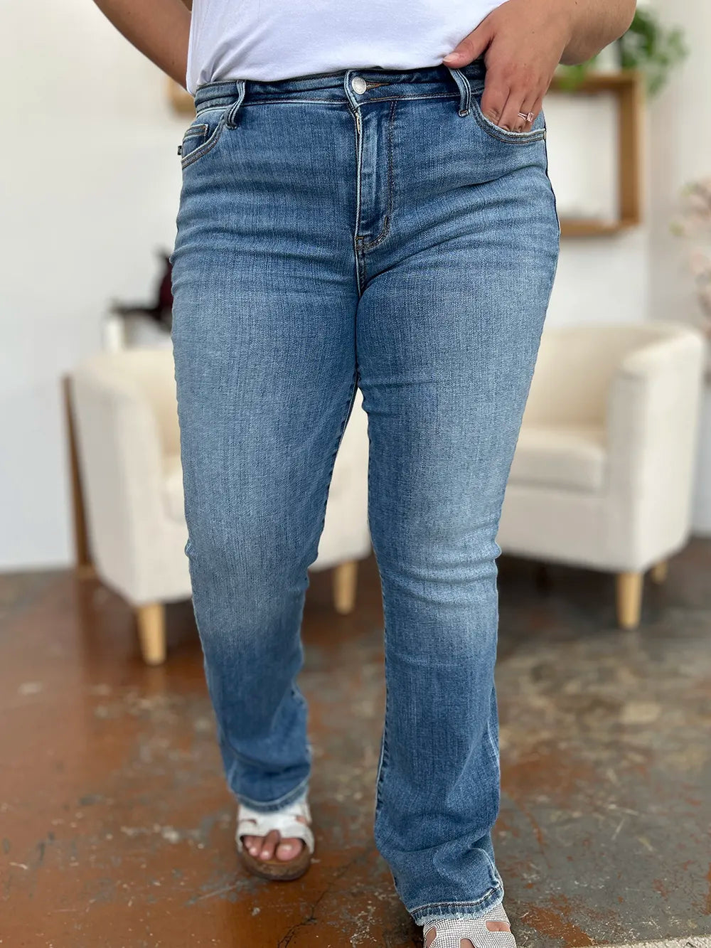 Judy Blue Full Size Mid-Rise Waist Straight Jeans Plus Size - Lilixa.store