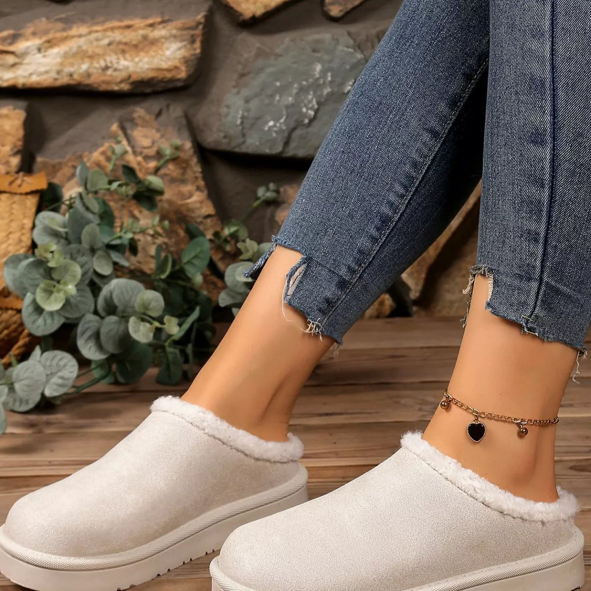 Plush Lined Round Toe Slippers - Lilixa.store