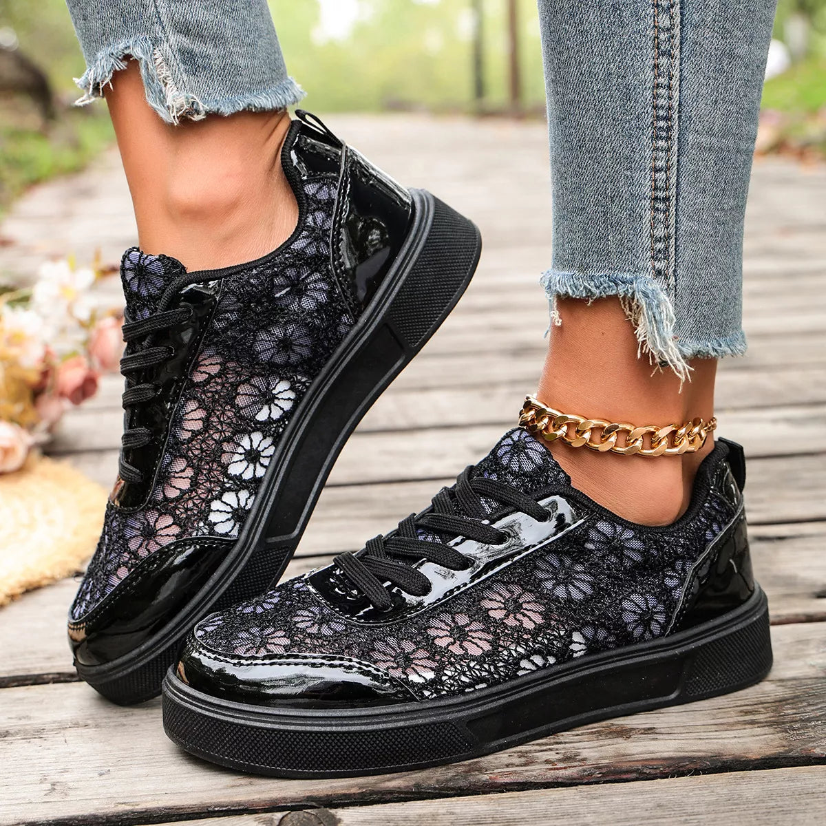 Round Toe Lace Sneakers - Lilixa.store