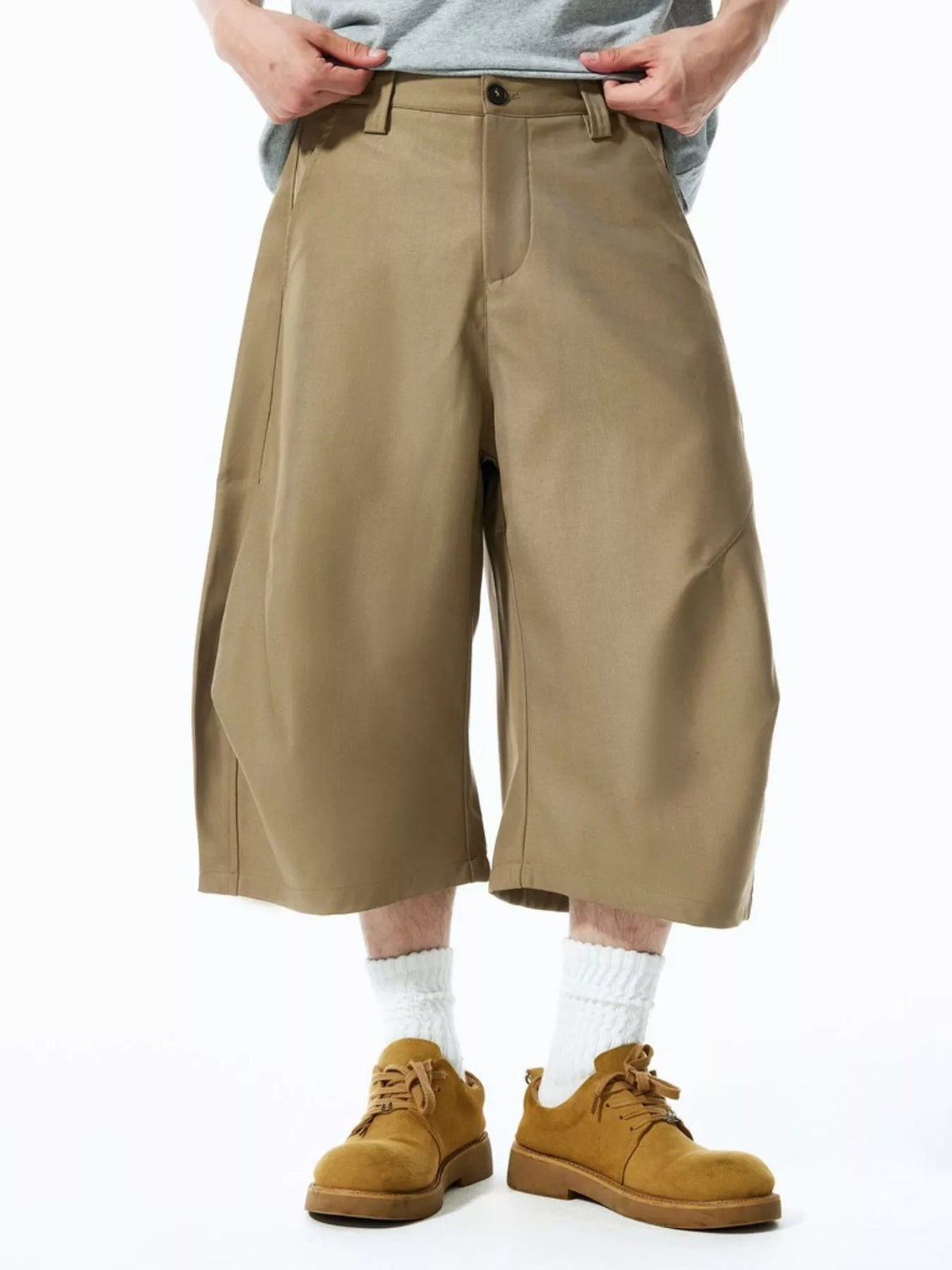 Men's Wide Leg Shorts in Deep Khaki