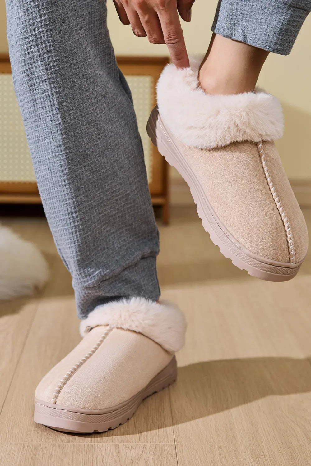 Faux Fur Round Toe Platform Slippers - Lilixa.store
