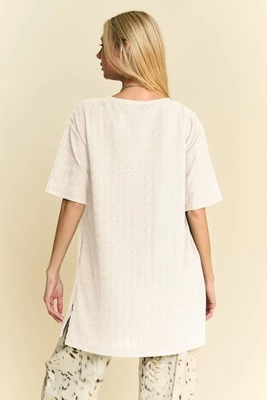 Davi & Dani Short Sleeve Side Slit T-Shirt with Pockets - Lilixa.store