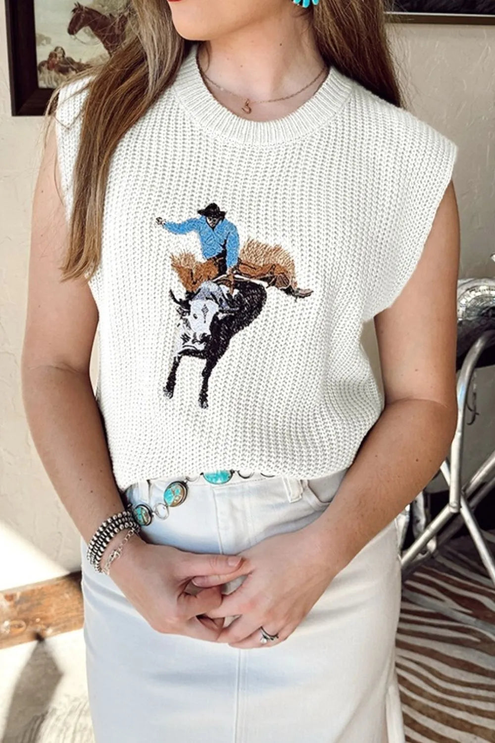 Graphic Round Neck Sweater Vest in White, view 2