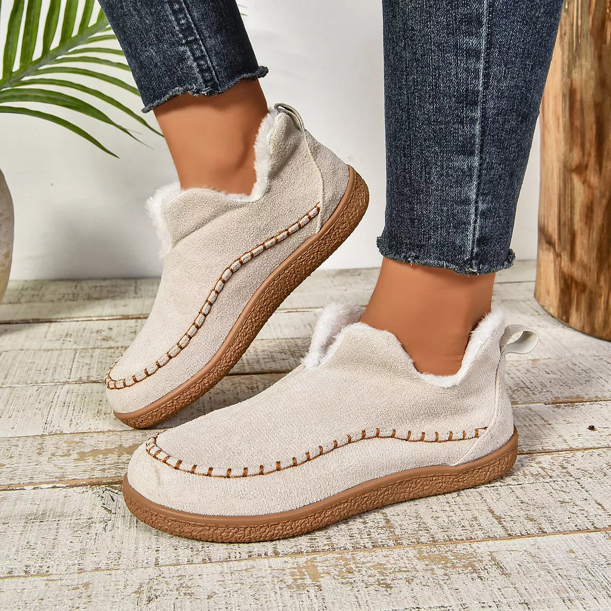 Round Toe Plush Lined Shoes - Lilixa.store