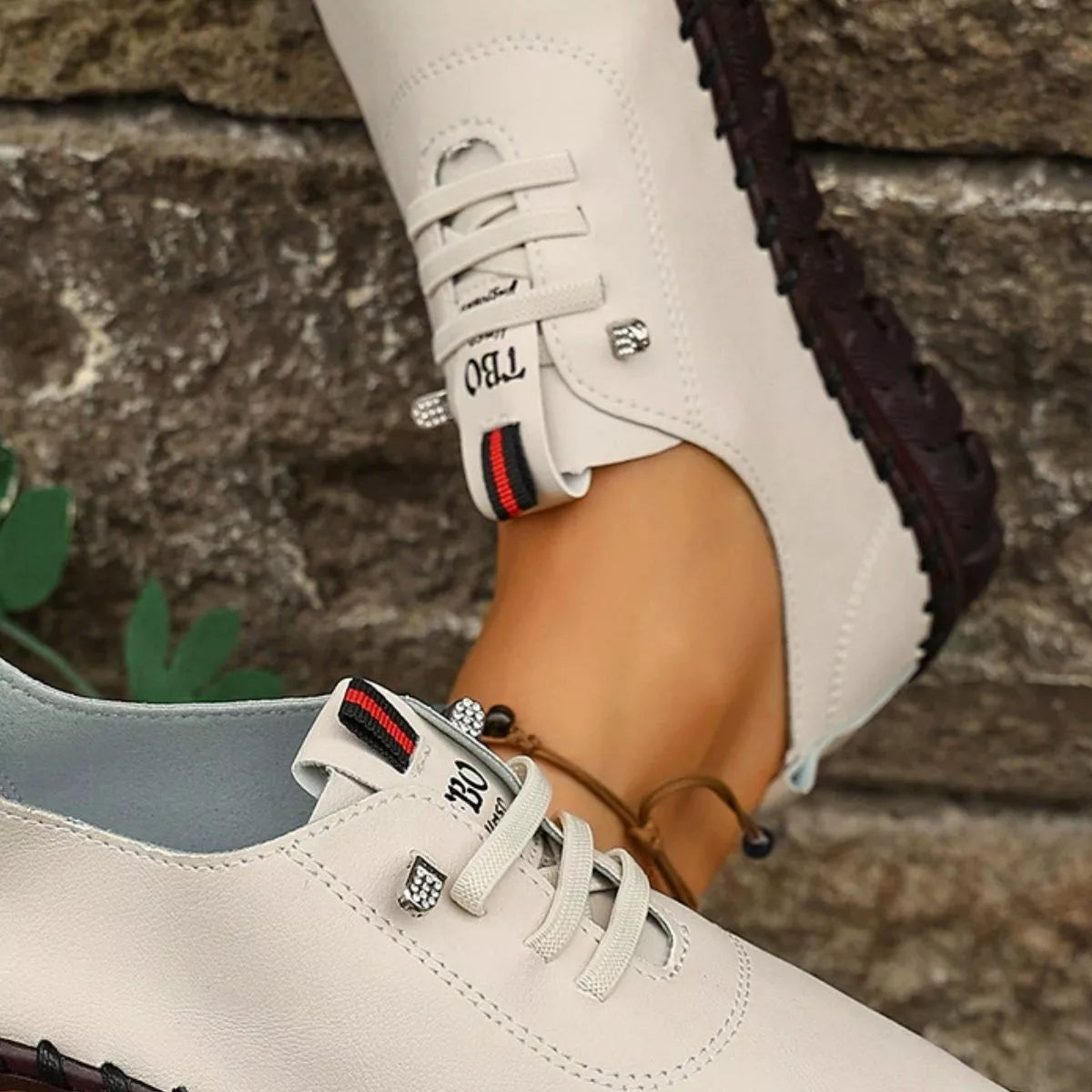 Round Toe Lace Up Sneakers - Lilixa.store