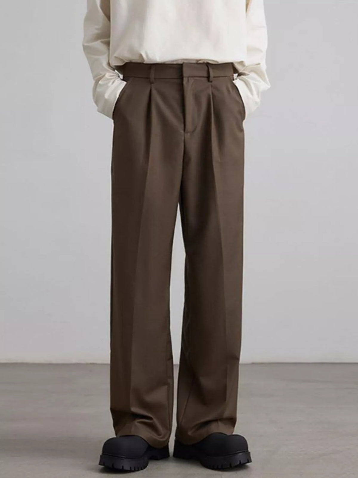 Men's Pleated Wide Leg Pants in Brown