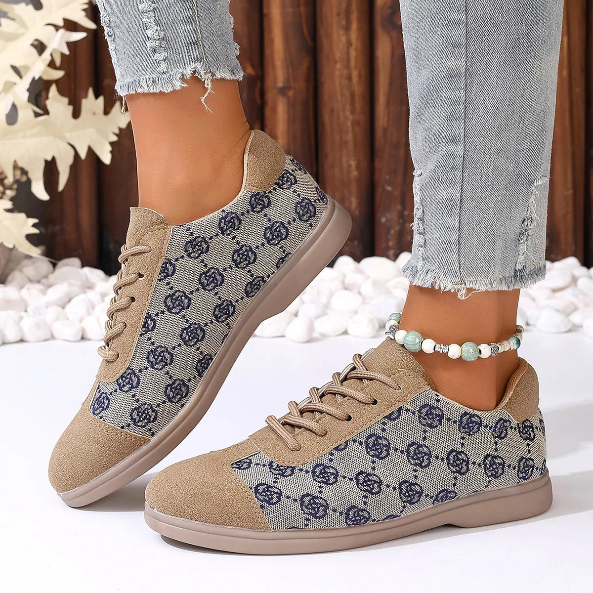Round Toe Lace Up Sneakers - Lilixa.store