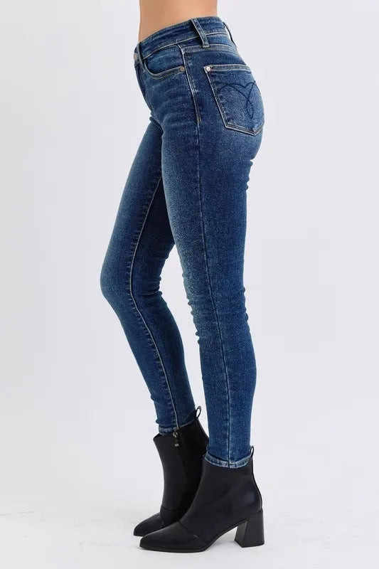 Judy Blue Full Size Mid-Rise Waist Skinny Jeans with Thermal Lining Plus Size - Lilixa.store