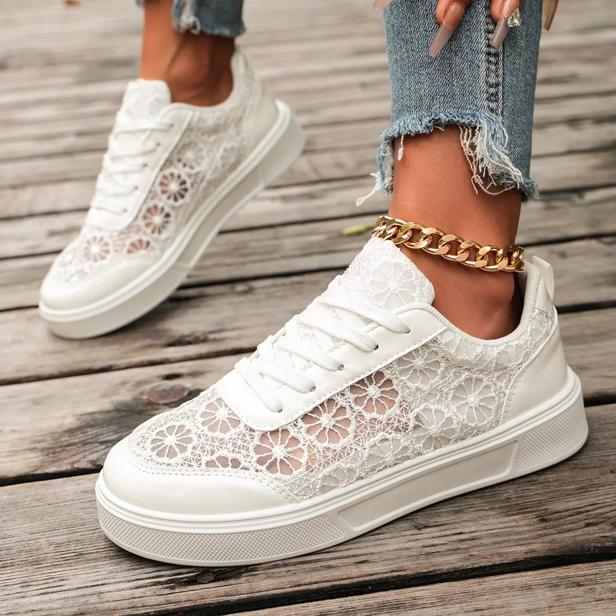 Round Toe Lace Sneakers - Lilixa.store