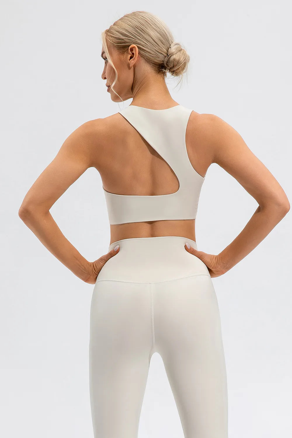 Round Neck Cutout Cropped Active Tank - Lilixa.store
