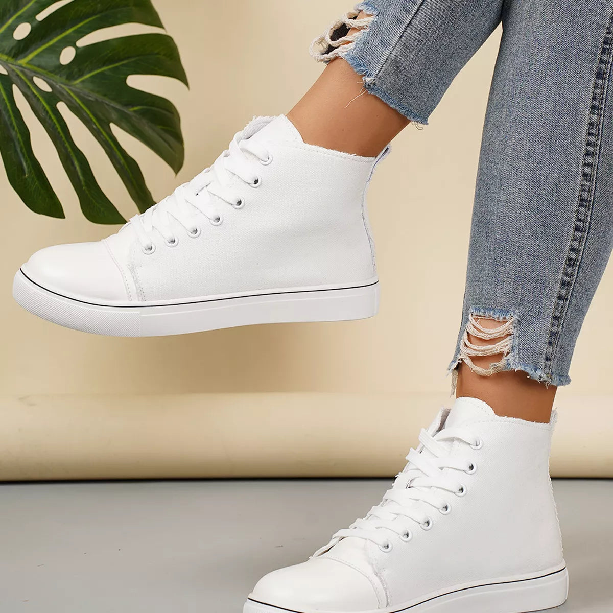 Round Toe Lace Up Sneakers - Lilixa.store